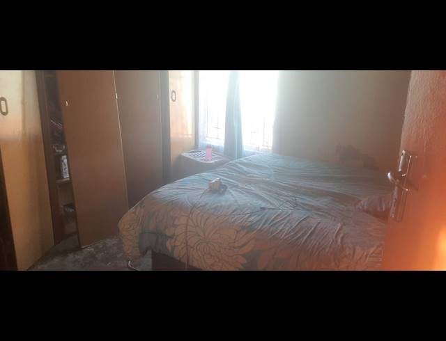3 BEDROOM FREEHOLD FOR SALE IN LEACHVILLE EXT 3